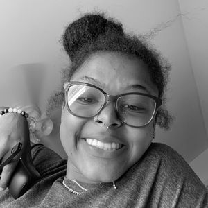 Meet your Posher, Desiree